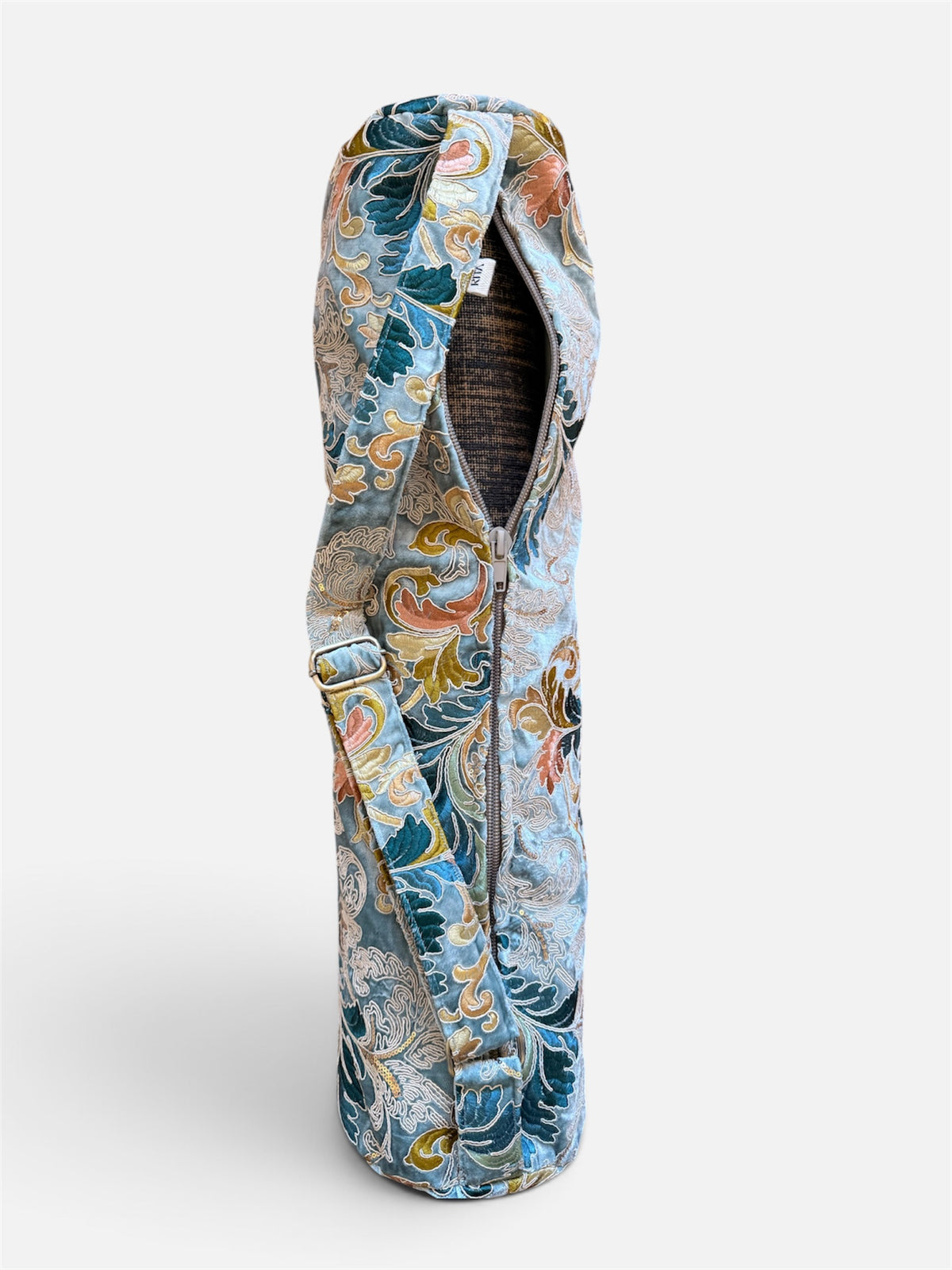 Sac pour tapis de yoga RITA porté à l'épaule avec bandoulière réglable
